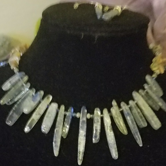 Artisan Natural Kynite Necklace/Earring Set - Picture 2 of 5